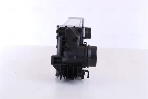 интеркулер (охладител за въздуха на турбината) NISSENS             