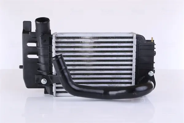 интеркулер (охладител за въздуха на турбината) NISSENS             