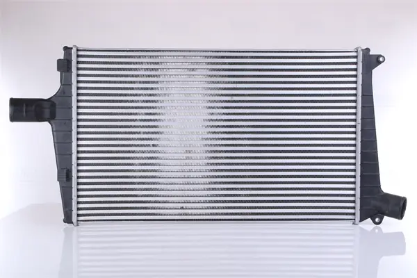 интеркулер (охладител за въздуха на турбината) NISSENS             