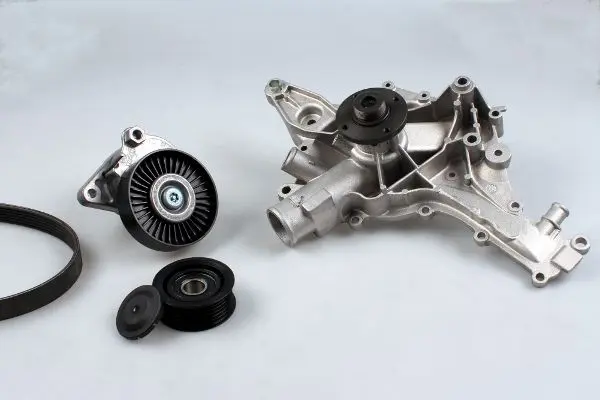 водна помпа - комплект пистови ремъци клиновидно оребряване HEPU                