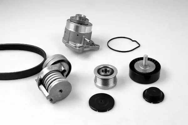 водна помпа - комплект пистови ремъци клиновидно оребряване HEPU                