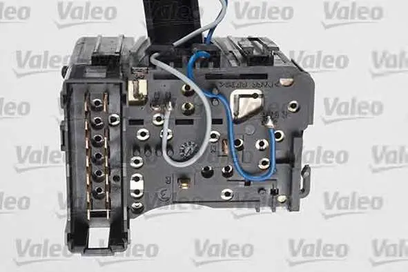 Превключвател на кормилната колона VALEO